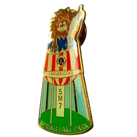 Vintage Lions Club Int. Water Tower Pin, District 5M7 Spring Lake Minnesota - Picture 1 of 4